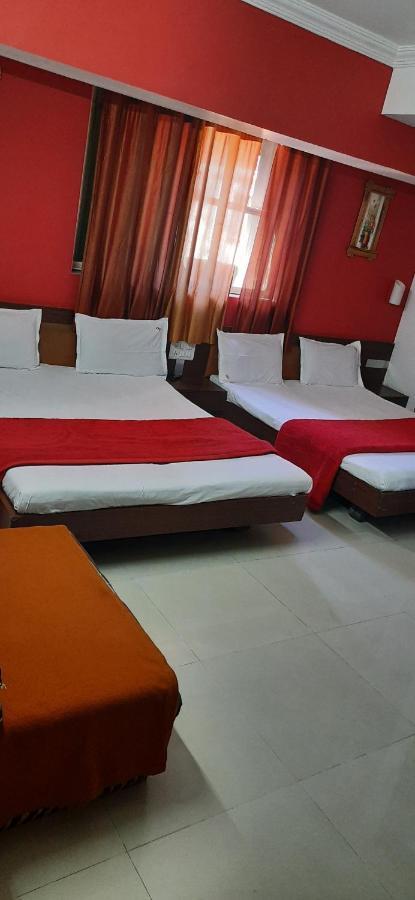 Hotel S K Palace 马哈巴莱斯赫瓦尔 外观 照片